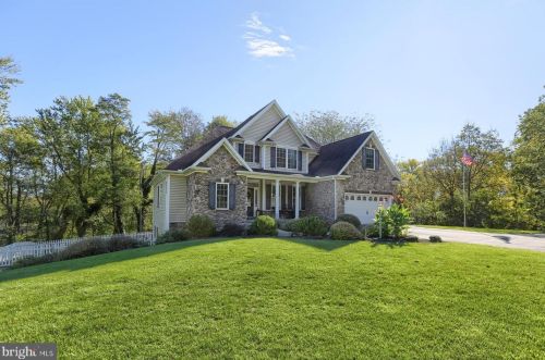 101 Shatto Dr, Carlisle PA  17013-2120 exterior