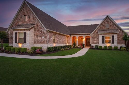 8704 Stewart Dr, Fort Worth TX  76182-4248 exterior