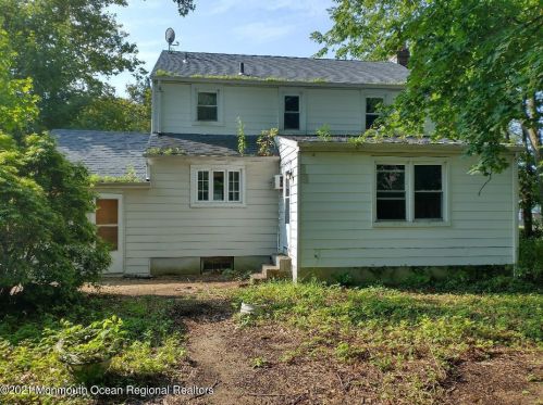 34 Garfield Pl, Tinton Falls, NJ 07701-2116