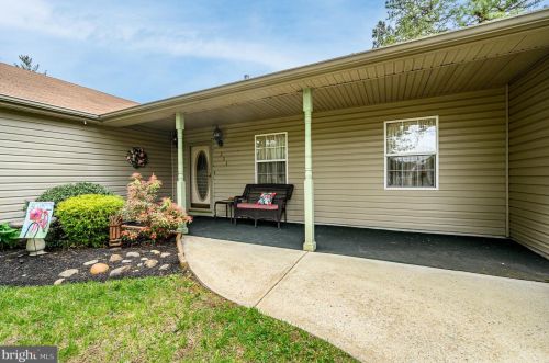 201 Cayuga Trl, Browns Mills, NJ 08015-6218