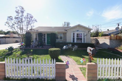 712 Morse Dr, Santa Ana, CA 92703-2635