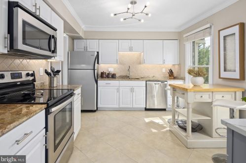 7391 Stream Way, Springfield VA  22152-3639 exterior