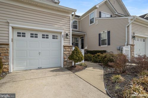 22 Spinnaker Dr, Mount Laurel, NJ 08054-6105