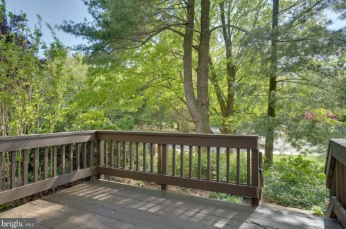 2101 Colts Neck Ct, Herndon, VA 20191-1832