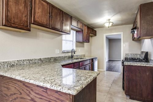 2516 Ryan Ave, Fort Worth TX  76110-2525 exterior