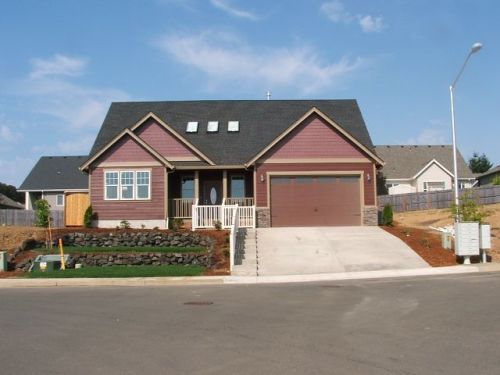 510 Heath St, Dallas, OR 97338-1381