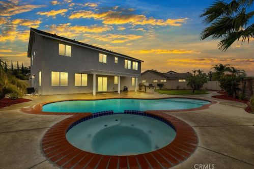 17653 Cedarwood Dr, Riverside CA  92503-7038 exterior