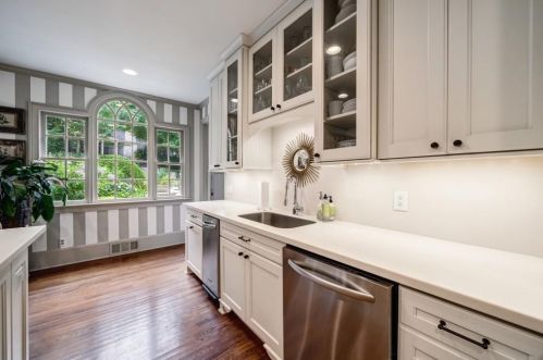 1227 Brookhaven Dr, Atlanta GA  30319-3105 exterior