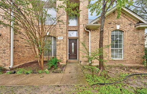 8605 Axis Dr, Austin TX  78749-3738 exterior