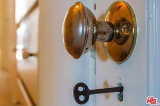 1700 Griffith Park Blvd, Los Angeles CA  90026-1054 exterior