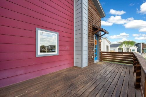 5008 Baker St, Austin TX  78721-1511 exterior