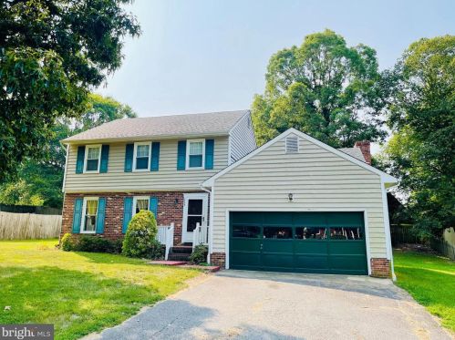 206 Breezewood Dr, Fredericksburg, VA 22407-1308