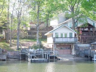 443 Shore Dr, Lexington, NC 27292-6094