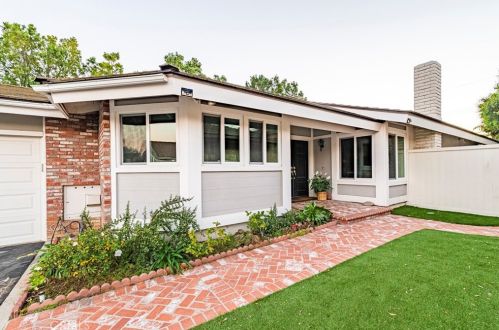 14085 Dryden Ln, Santa Ana, CA 92705-3232