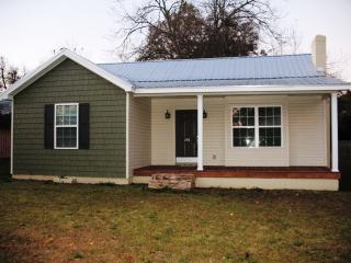 291 Johnson St, Norris, GA 30828-8524