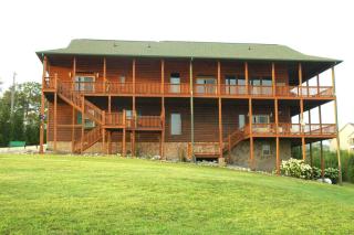 2250 Millers Inlet Rd, Dandridge, TN 37725-6755