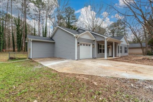 3940 Woodland Cir, Conyers GA  30013-3057 exterior