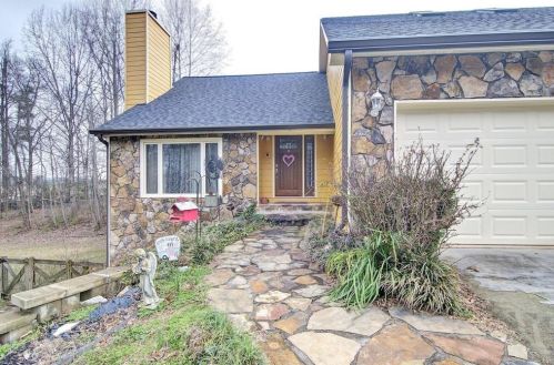 792 Wagon Trl, Holly Springs, GA 30188-6352