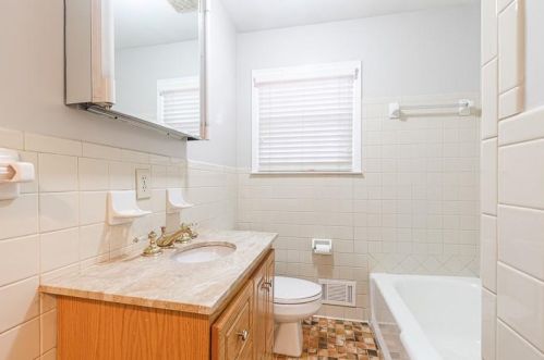 825 Moores Mill Rd, Atlanta GA  30327-1544 exterior