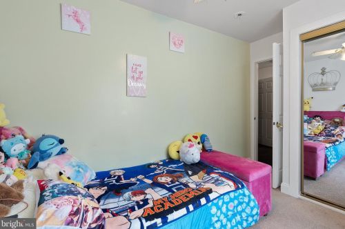 6110 Hegerman St, Philadelphia PA 19135-2805 exterior