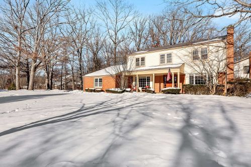 22 Dukes Ln, Half Day, IL 60069-3321