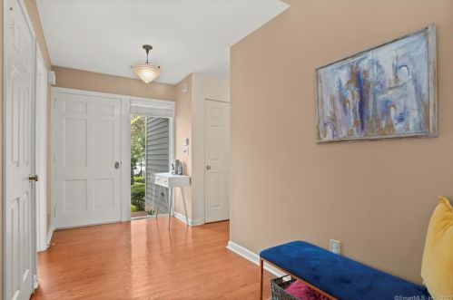 18 Lyon Farm Dr, Greenwich, CT 06831-4346