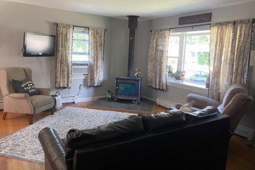 2 Guy St, Somersworth, NH 03878-1820
