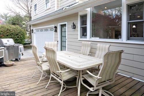 561 Crystal Lake Ave, Tavistock NJ 08033-2748 exterior