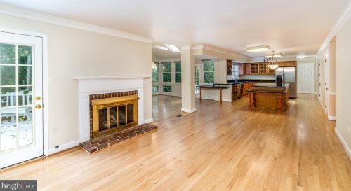 12417 Macao Ct, Herndon, VA 20171-2140