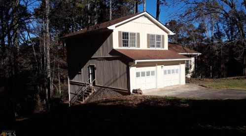 1306 Larkview Dr, Lilburn, GA 30047-2319