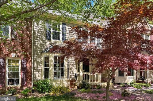 11704 Great Owl Cir, Herndon VA  20194-1175 exterior