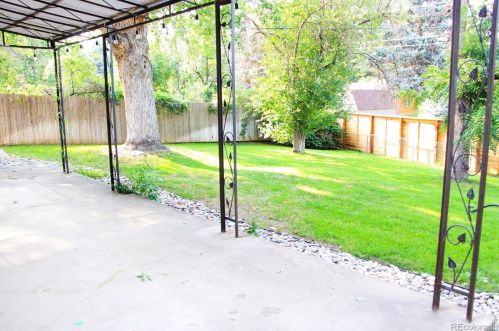 661 Bates Ave, Englewood CO 80113-1663 exterior