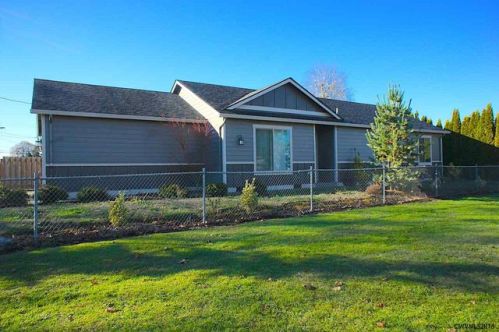 985 6th St, Gervais, OR 97026-7609