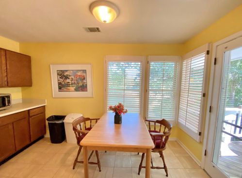 5 Ocean Park Ct, Isle Of Palms SC  29451-2244 exterior