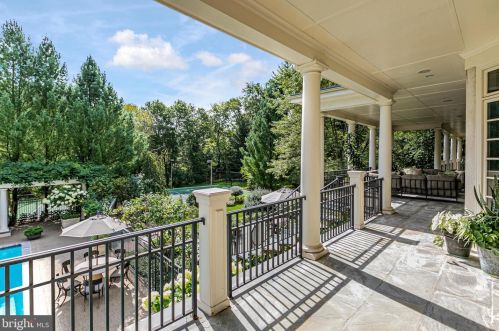 110 Brooks Bnd, Princeton NJ  08540-7545 exterior