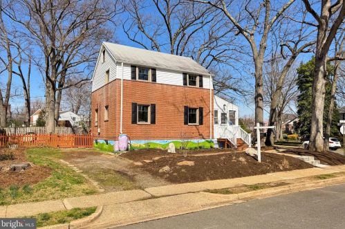 4755 1st St, Arlington, VA 22203-2645
