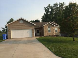 2180 Rock Creek Dr, Tonganoxie, KS 66086-4363