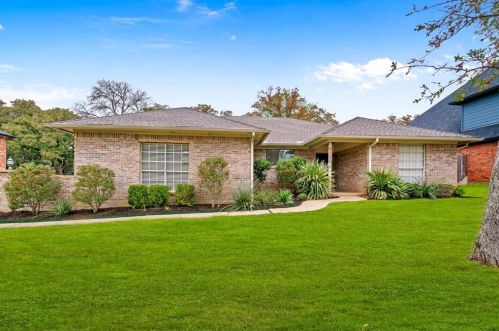 1209 Briar Dr, Bedford, TX 76022-6701