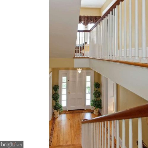 136 Mapleton Rd, Princeton NJ  08540-9600 exterior