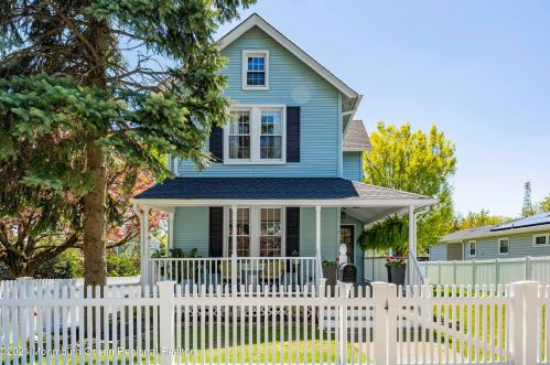 43 Asbury Ave, Atlantic Highlands, NJ 07716-1433