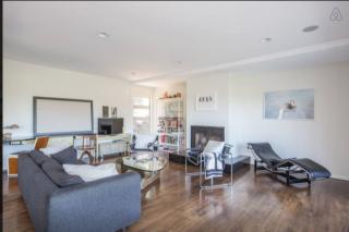 2980 Durand Dr, Los Angeles CA  90068-1908 exterior