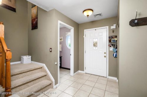 125 Shoreland Ter, Middletown NJ  07748-6212 exterior