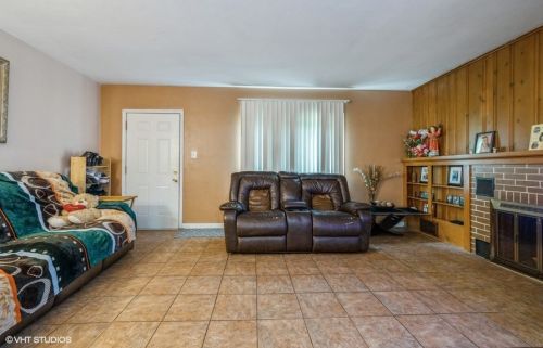 1303 Gregory St, Joliet, IL 60432-1429