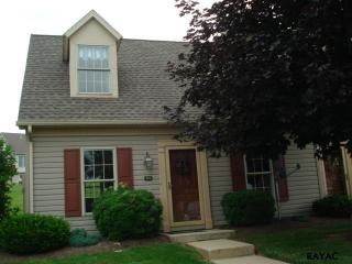 111 Weatherburn Dr, York, PA 17402-7771