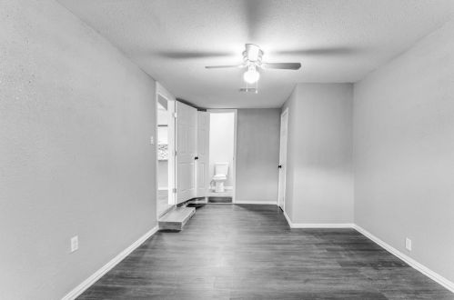 2504 Donalee St, Fort Worth TX  76105-4911 exterior