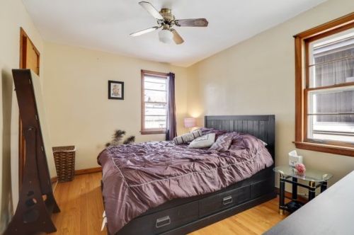 6148 Giddings St, Chicago, IL 60630-2930