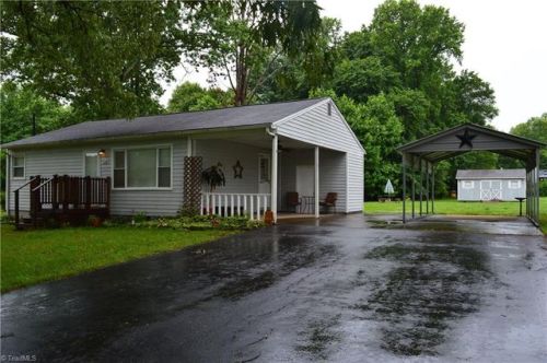 238 Roberts Rd, Eden, NC 27288-7643