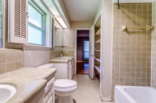 6248 Dilbeck Ln, Dallas TX  75240-5350 exterior