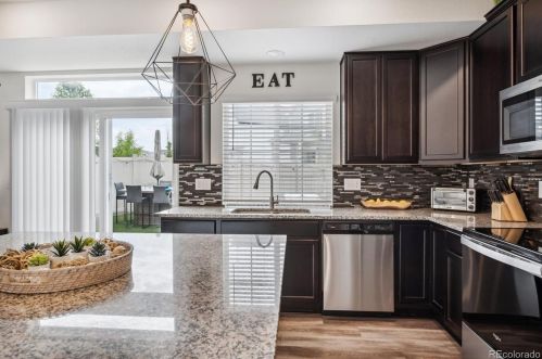 4540 Quemoy St, Aurora CO 80019-6025 exterior