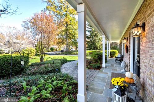 1032 Bayberry Dr, Arnold, MD 21012-1635